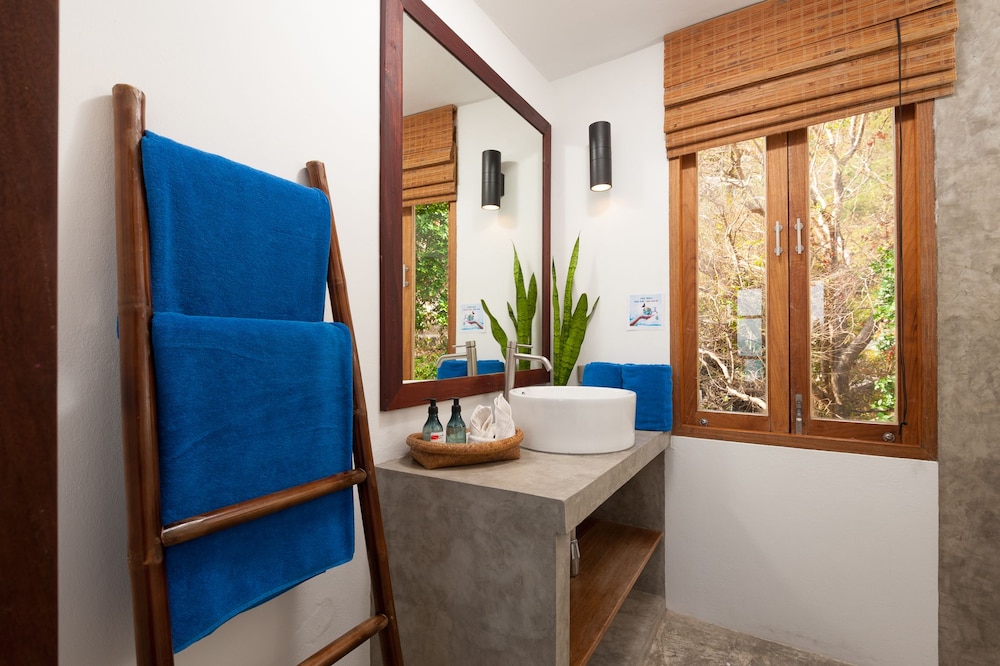 Cape Shark Pool Villas 48/50