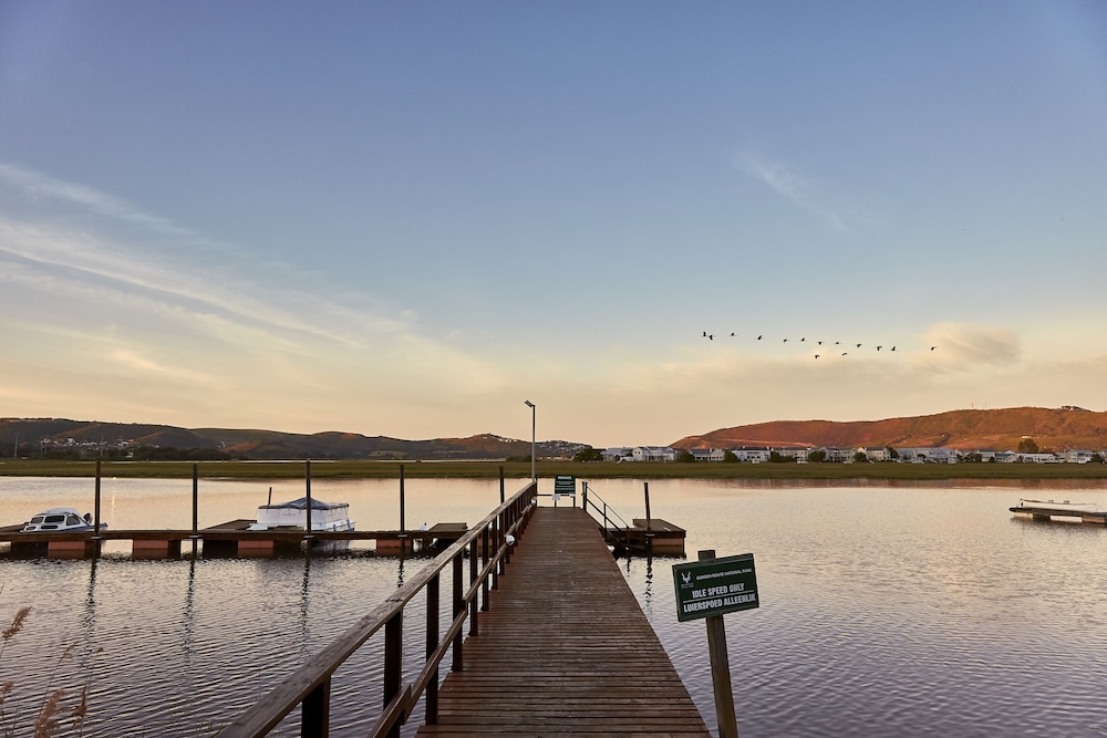KNYSNA RIVER CLUB - KNYSNA 68/76