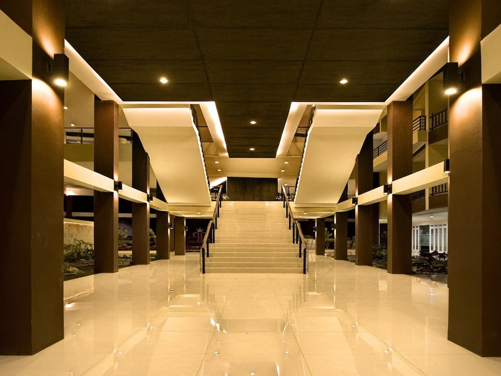 Palace Hotel Cipanas 28/39