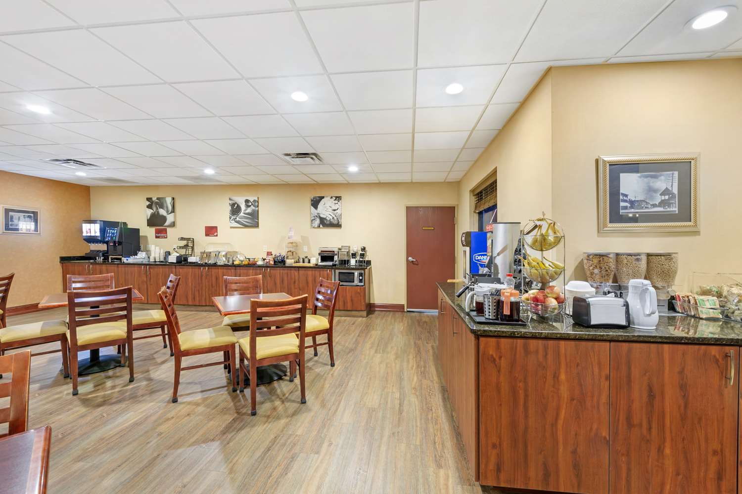 Best Western Plus Victor Inn & Suites 27/35