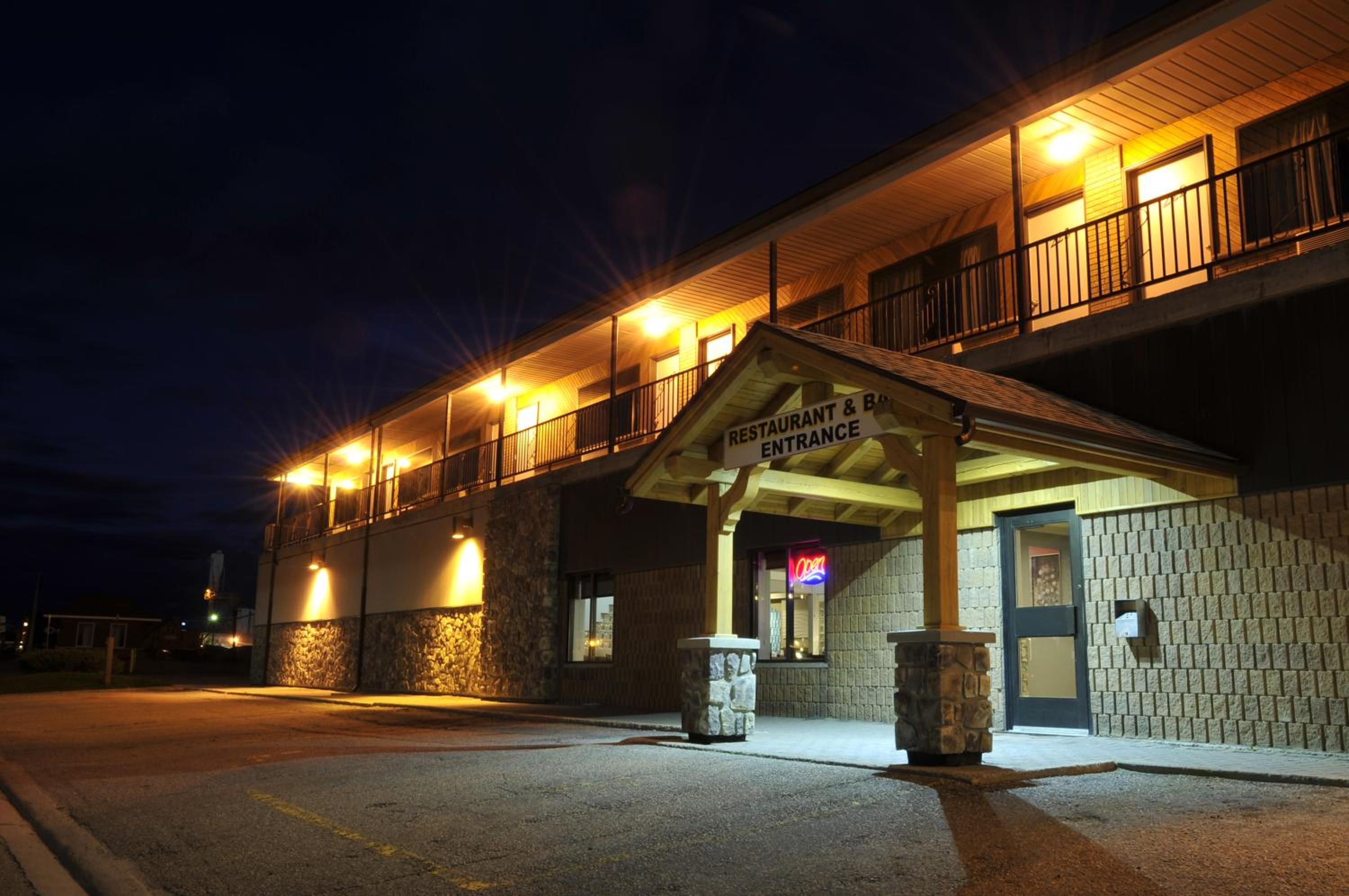 Companion Hotel Motel 5/33