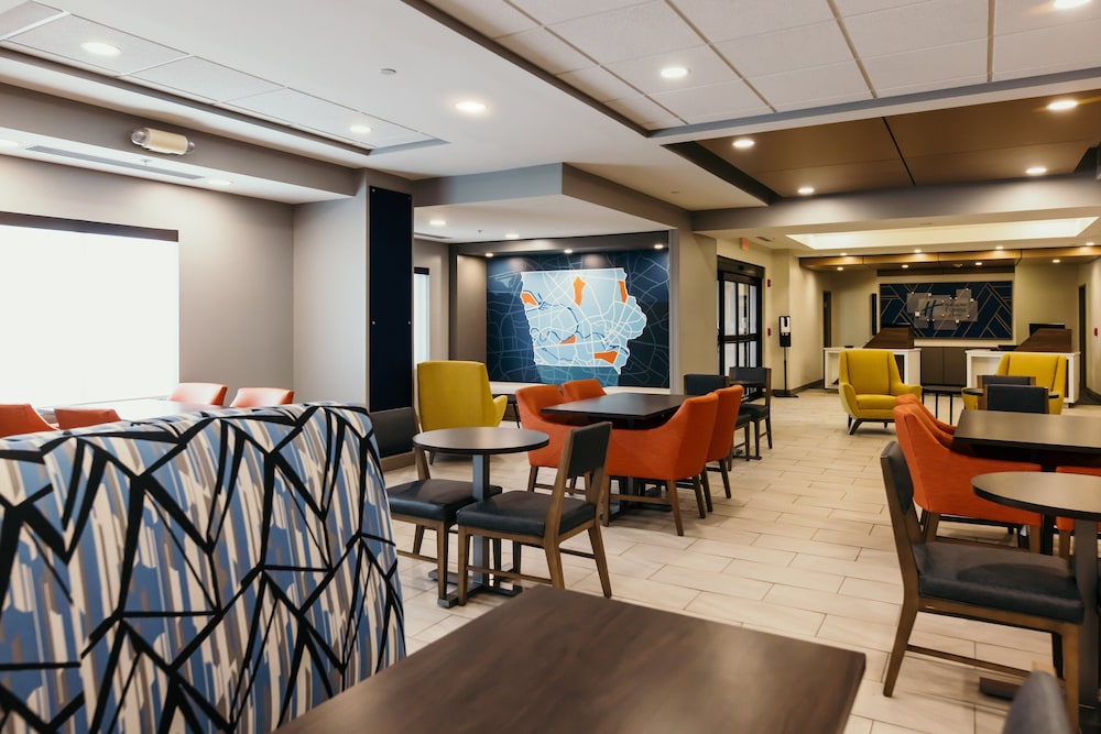 Holiday Inn Express Suites Urbandale Des Moines 42/50