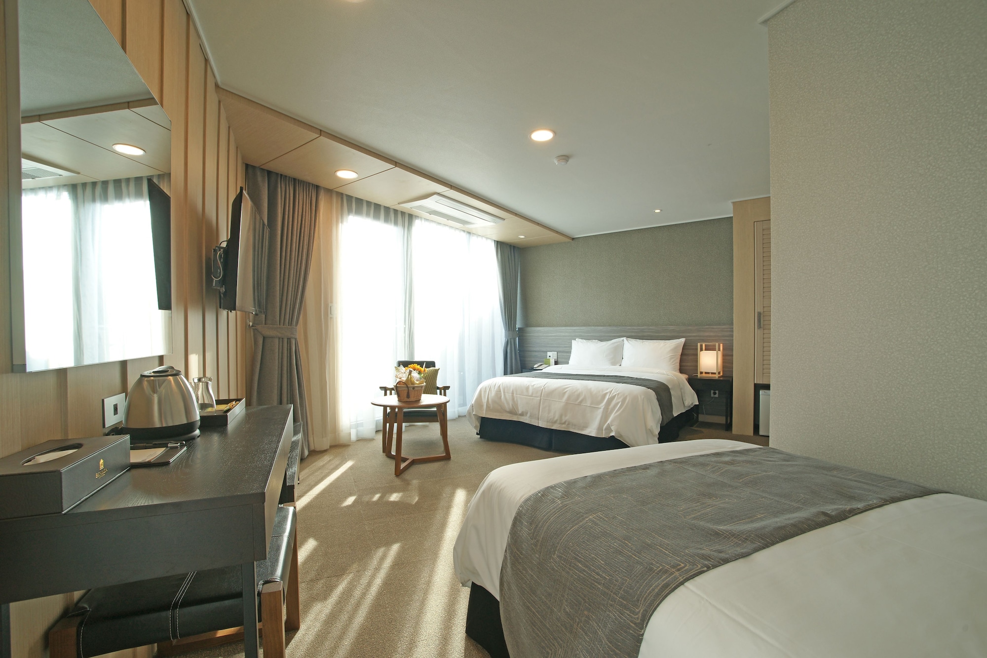 ROOM, TWIN BEDS, TERRACE