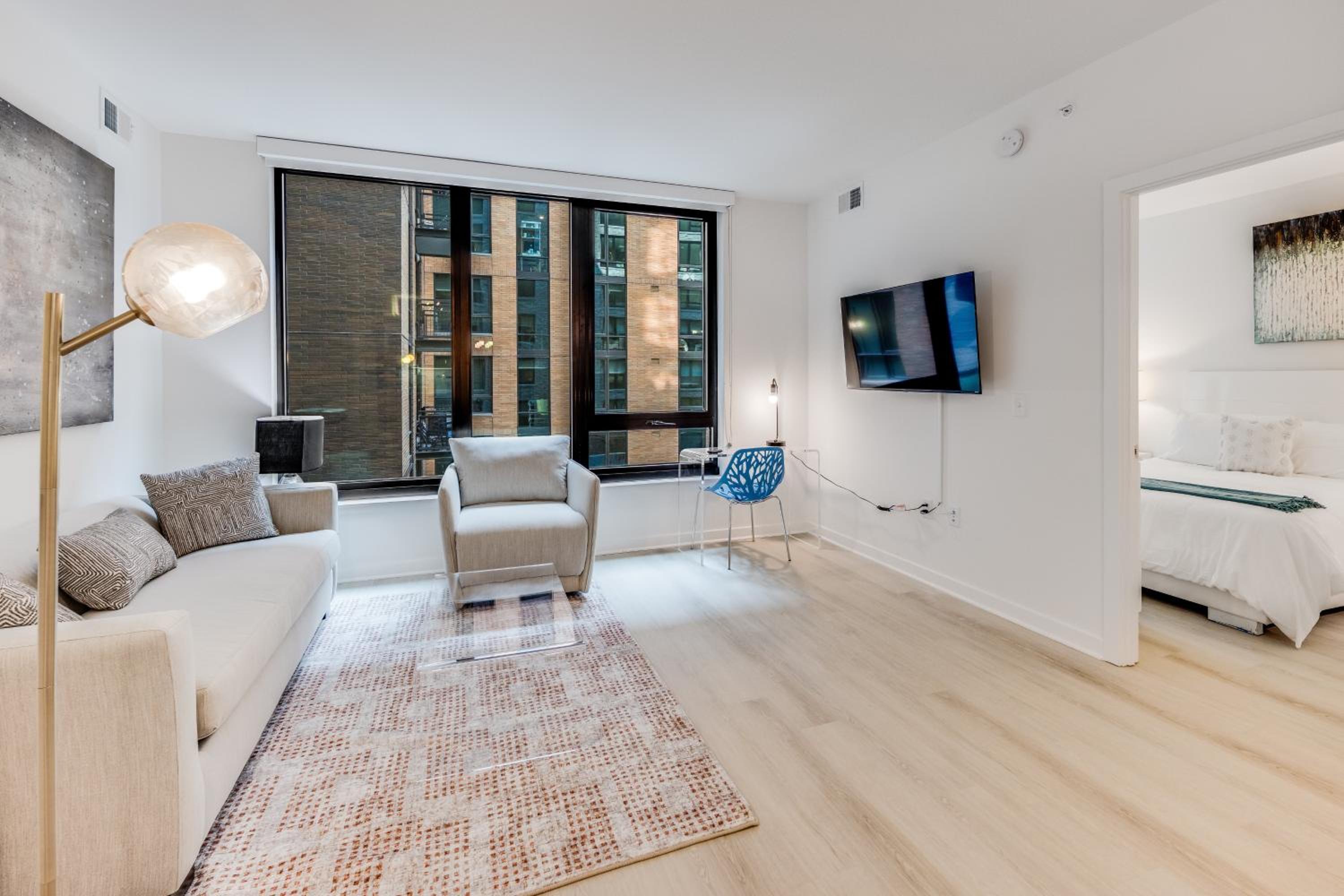 2 Bedrooms, Apartment, Global Luxury Suites at Capitol Hill 10/10