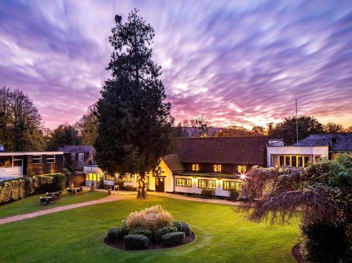 Sunday Box Hill Burford Bridge Hotel 56/57