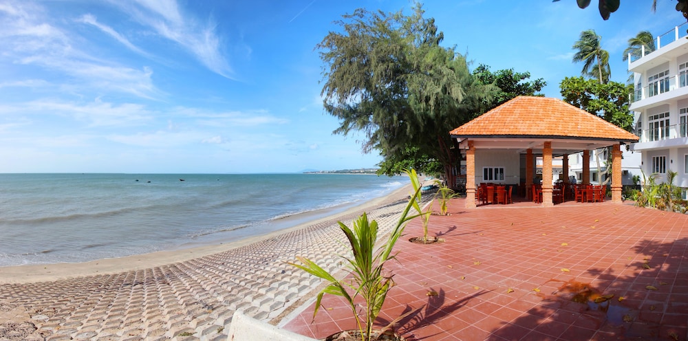 Sand Beach Resort 49/50