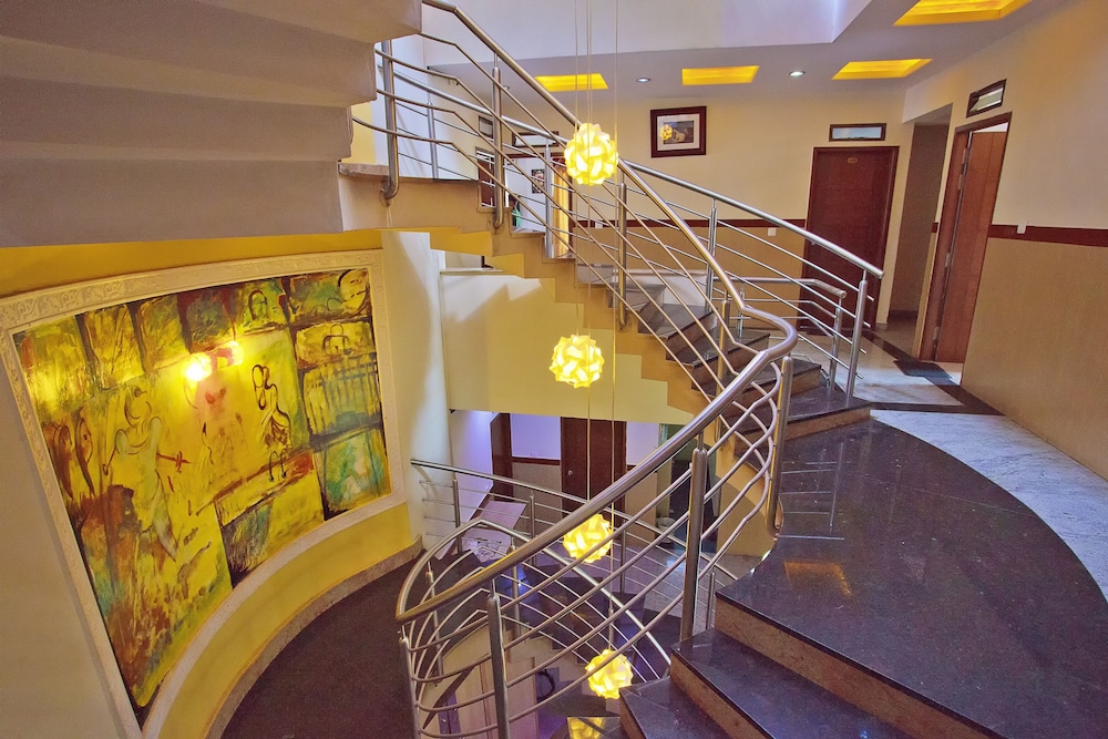 AISHWARYA RESIDENCY 42/70