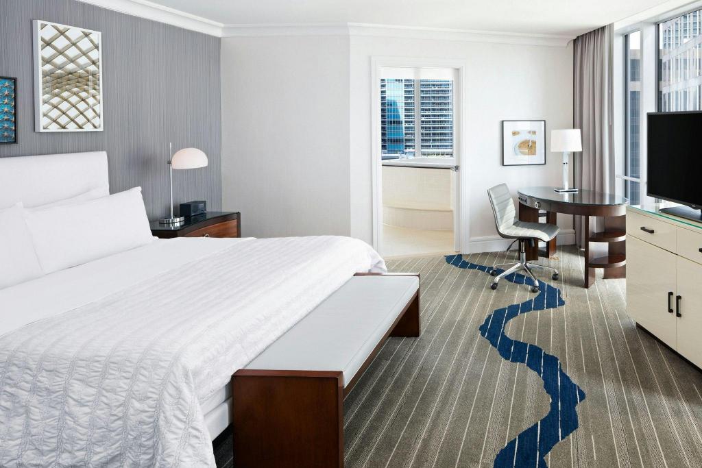 1 Bedroom, Presidential, Ambassador, Suite, King Bed, River View, Sofa, Corner