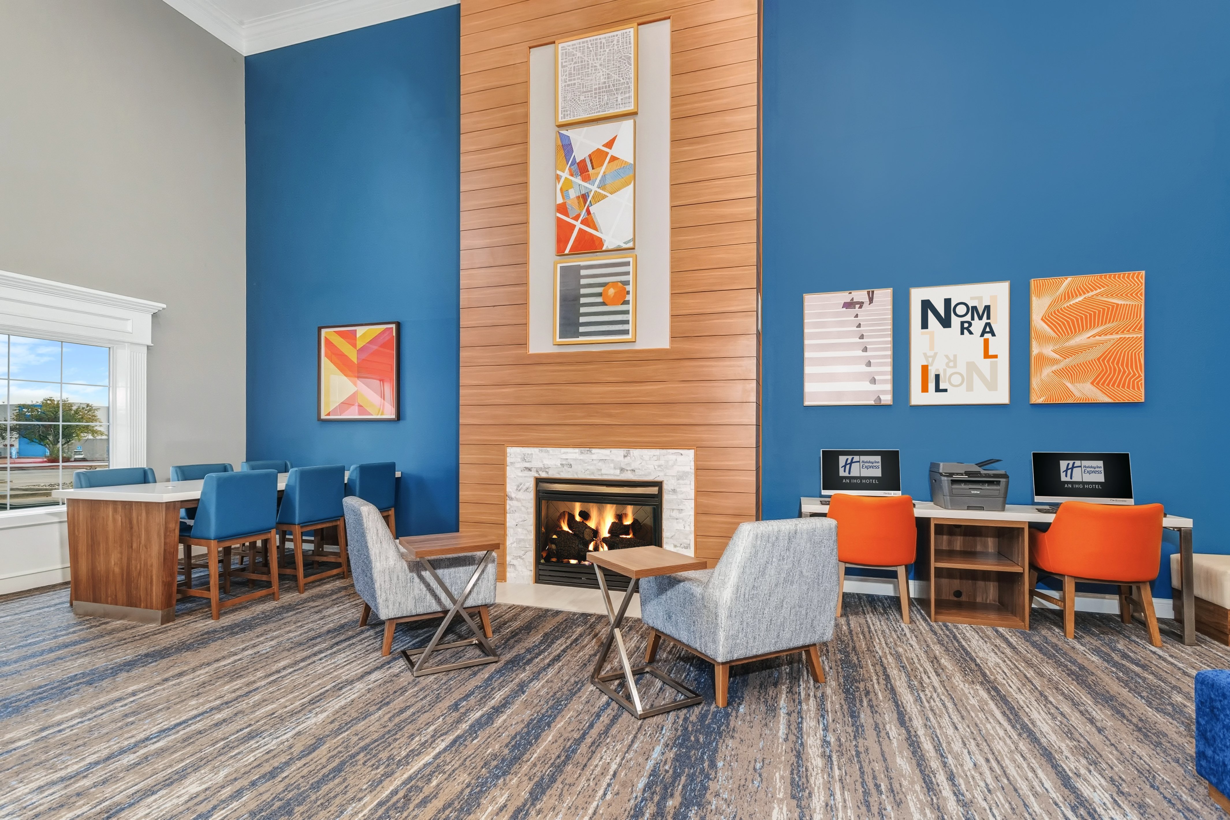 Holiday Inn Express & Suites Bloomington - Normal, an IHG Hotel 66/69