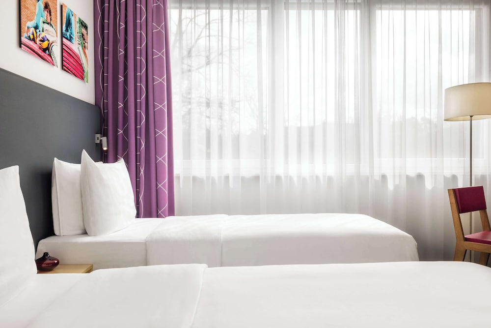Room, Twin Beds, Accessible