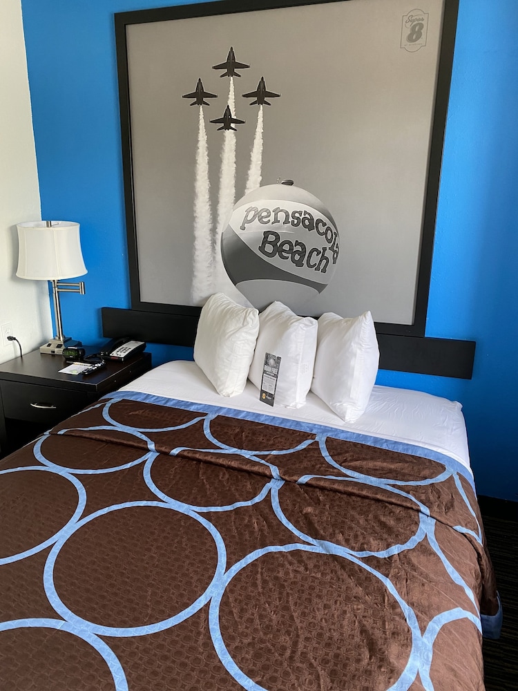 Super 8 By Wyndham Pensacola 28/49