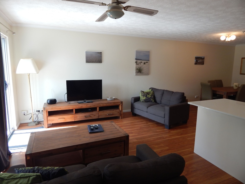 Tranquil Shores Holiday Apartments 53/71