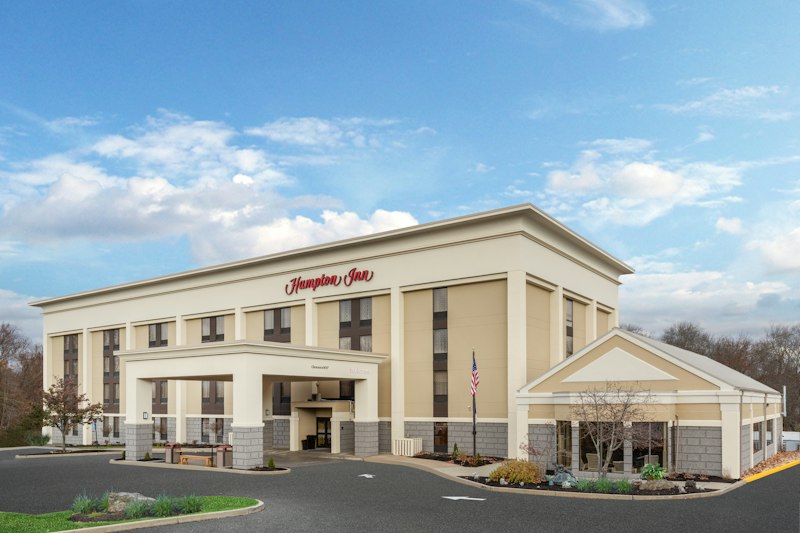Hampton Inn Groton 2/56