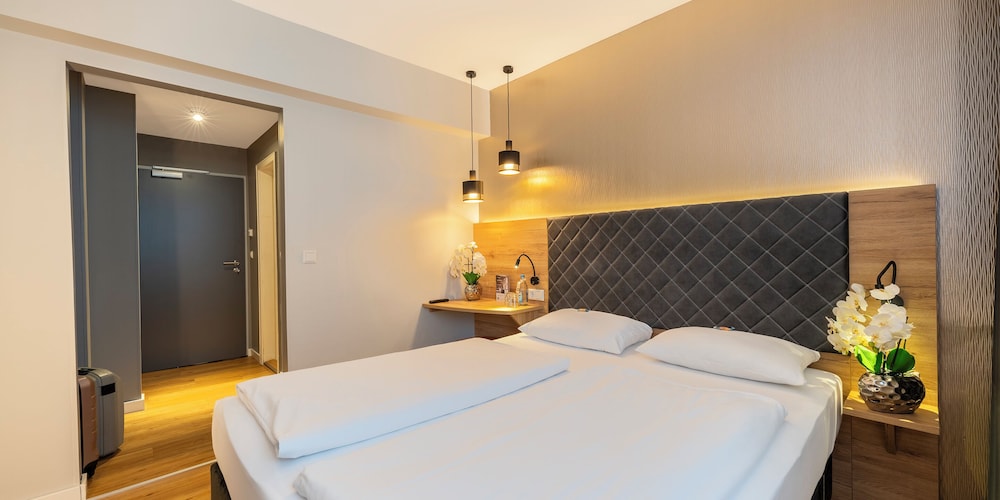 غرفة كومفورت بسرير مزدوج، PLAZA INN Rieker Stuttgart Hauptbahnhof 2/7