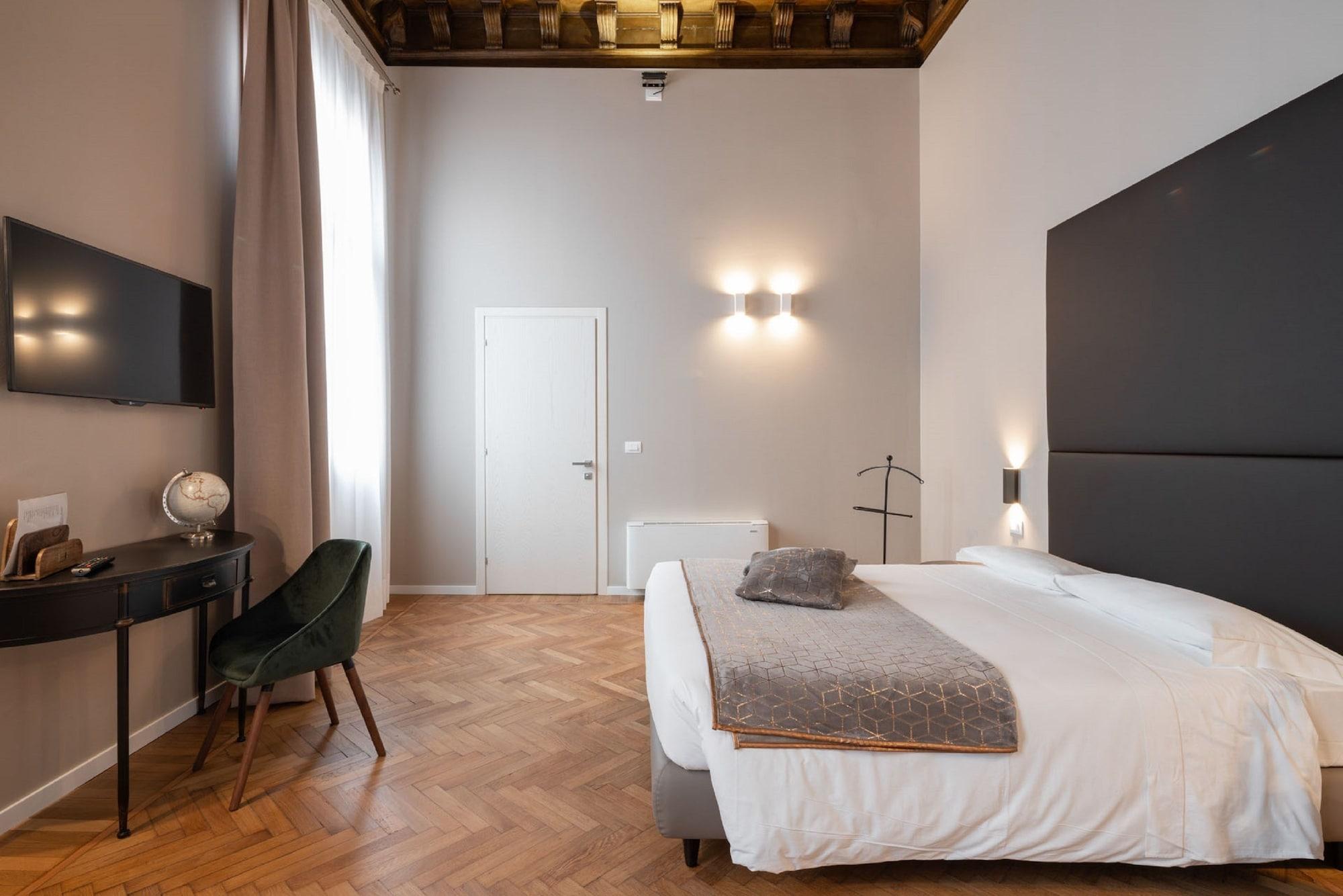 جناح جونيور ديلوكس بإطلالة على القناة، Hotel Palazzo Martinelli Dolfin 3/10