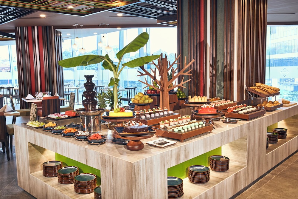 Novotel Suites Hanoi 65/70