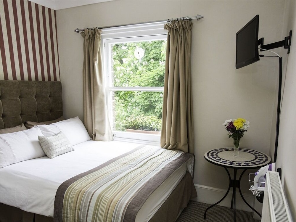 Room, Single, Double Bed