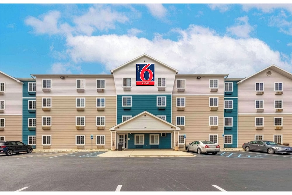 Studio 6 Extended Stay Fishkill Westage Center NY 56/64