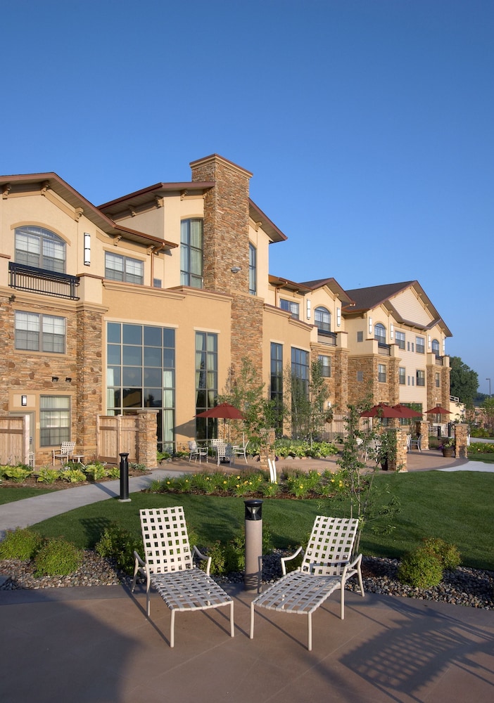 Clubhouse Hotel Suites Sioux Falls 11/67