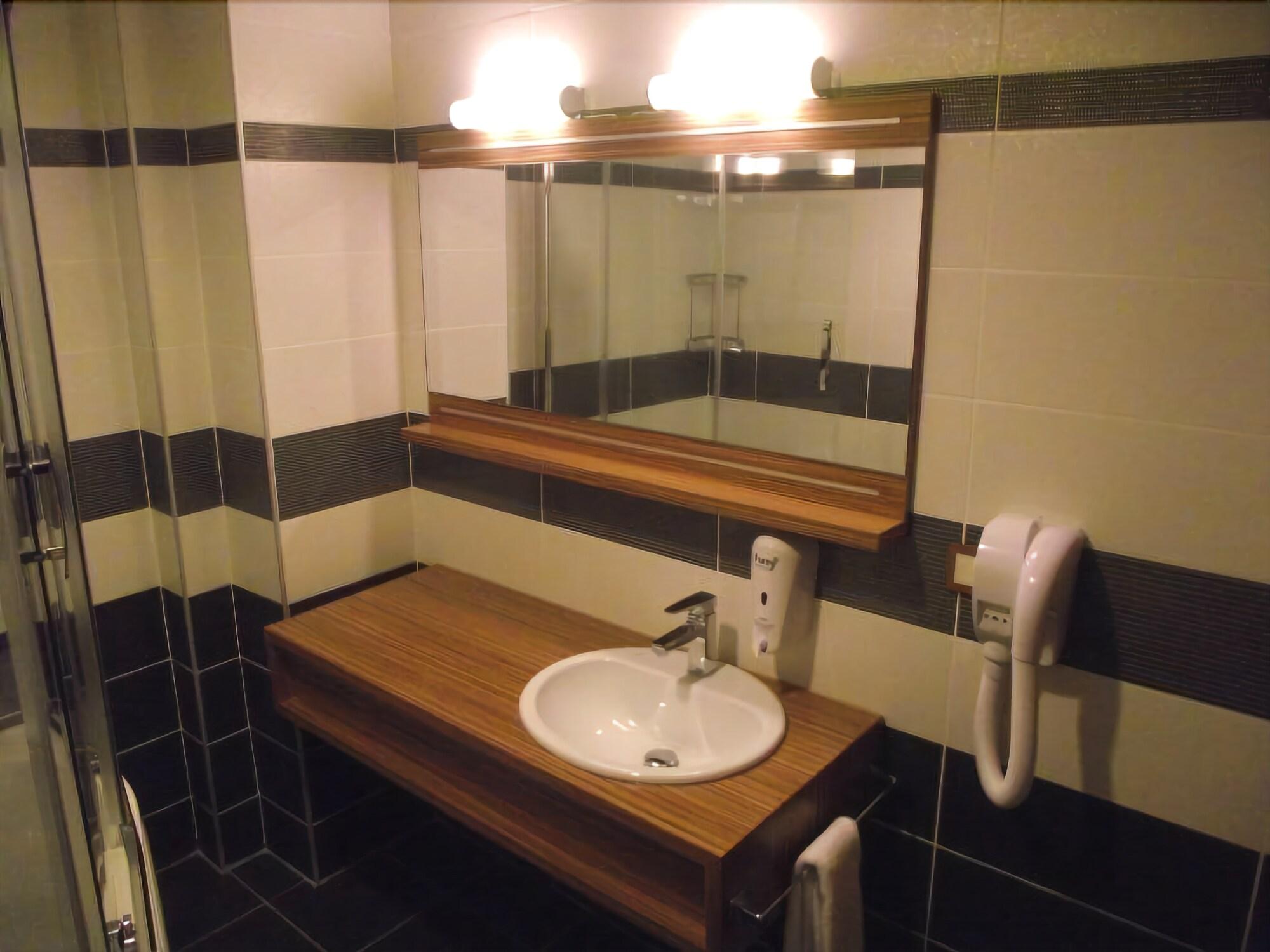 Hotel Almina Park 33/39