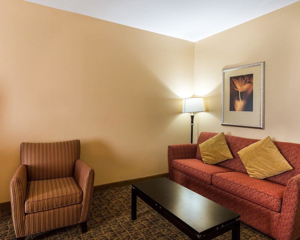 Spark By Hilton Pearland 26/37