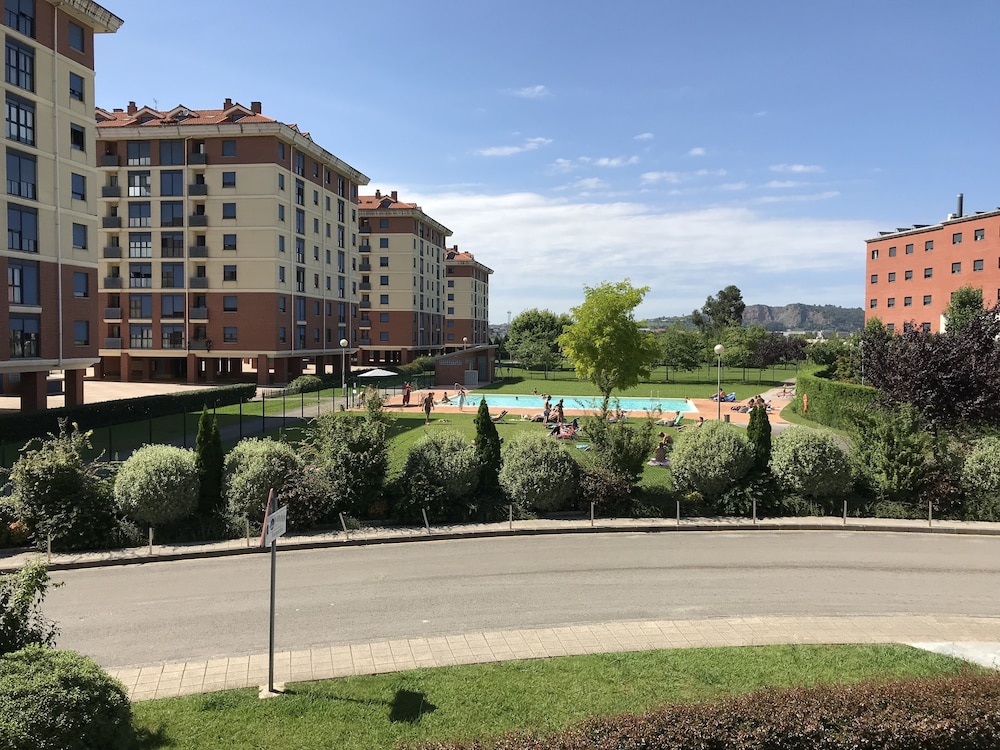 Apartamentos Alday 68/76
