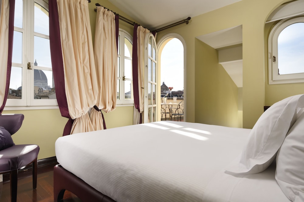 DUPLEX, JUNIOR SUITE