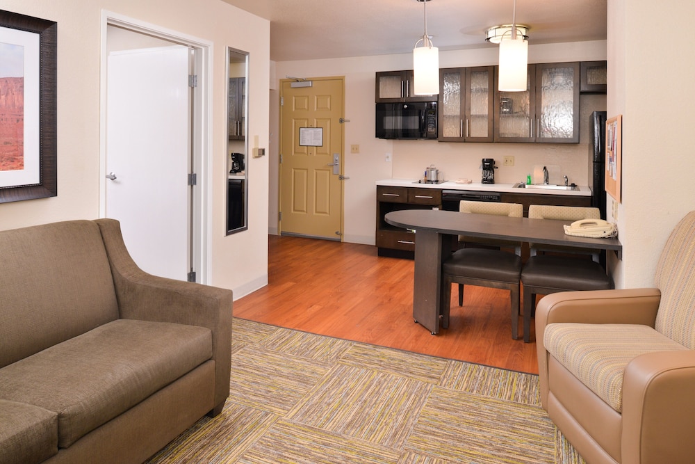 Candlewood Suites Austin-Round Rock 23/48