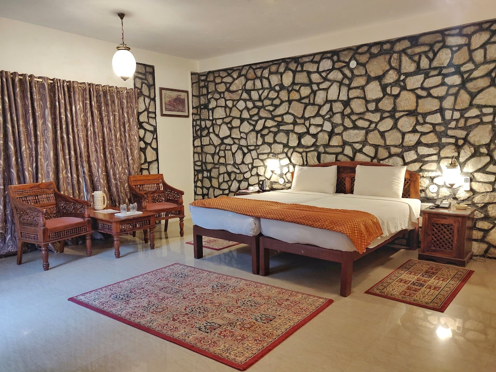 TIGER MOON RESORT 24/60