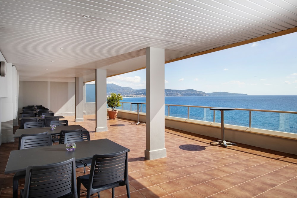 RADISSON BLU NICE 38/75