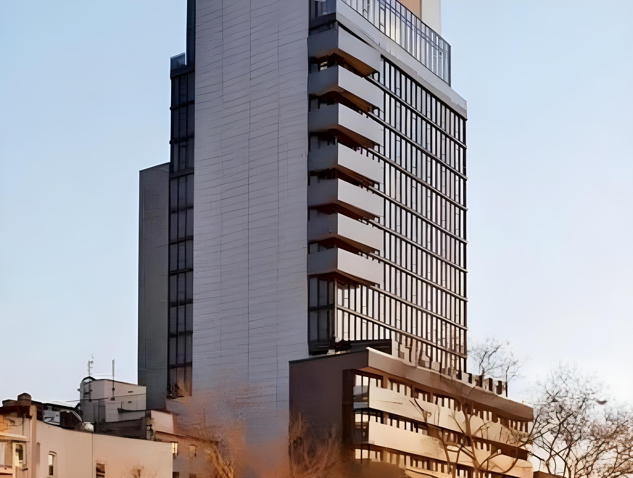 Suite, Skyline View, Corner