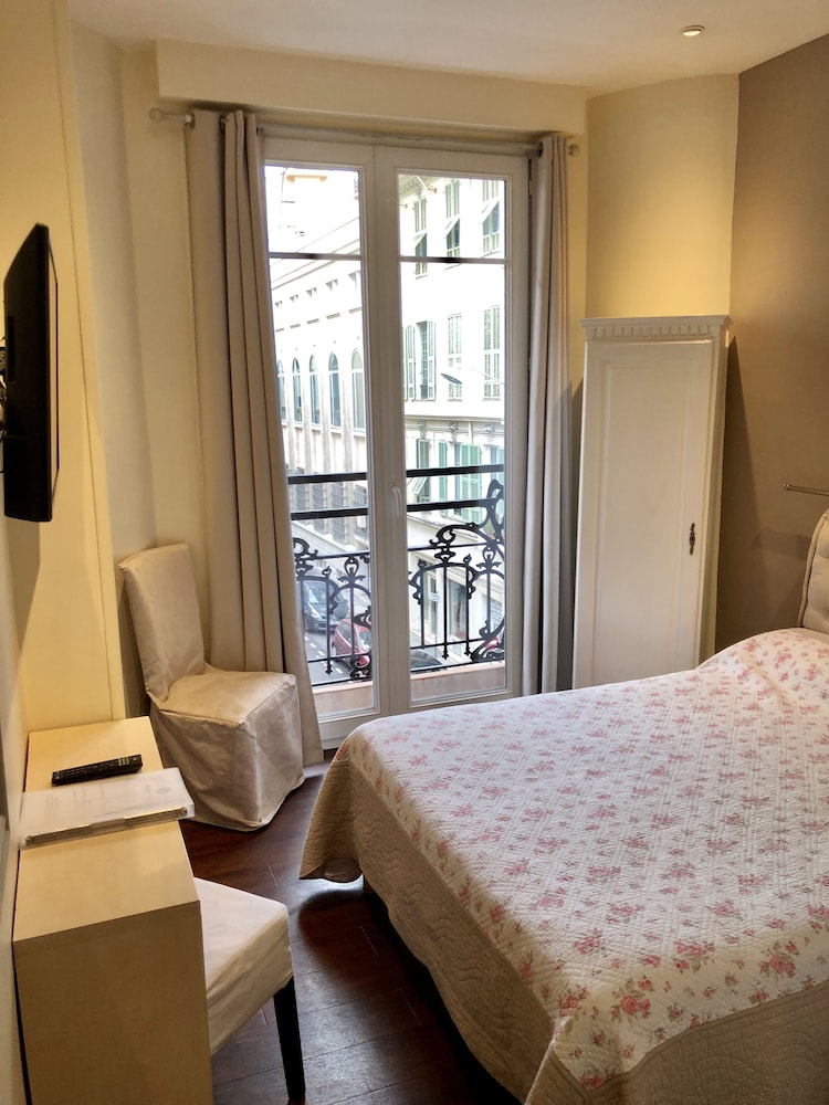 Lepante Hotel 11/51
