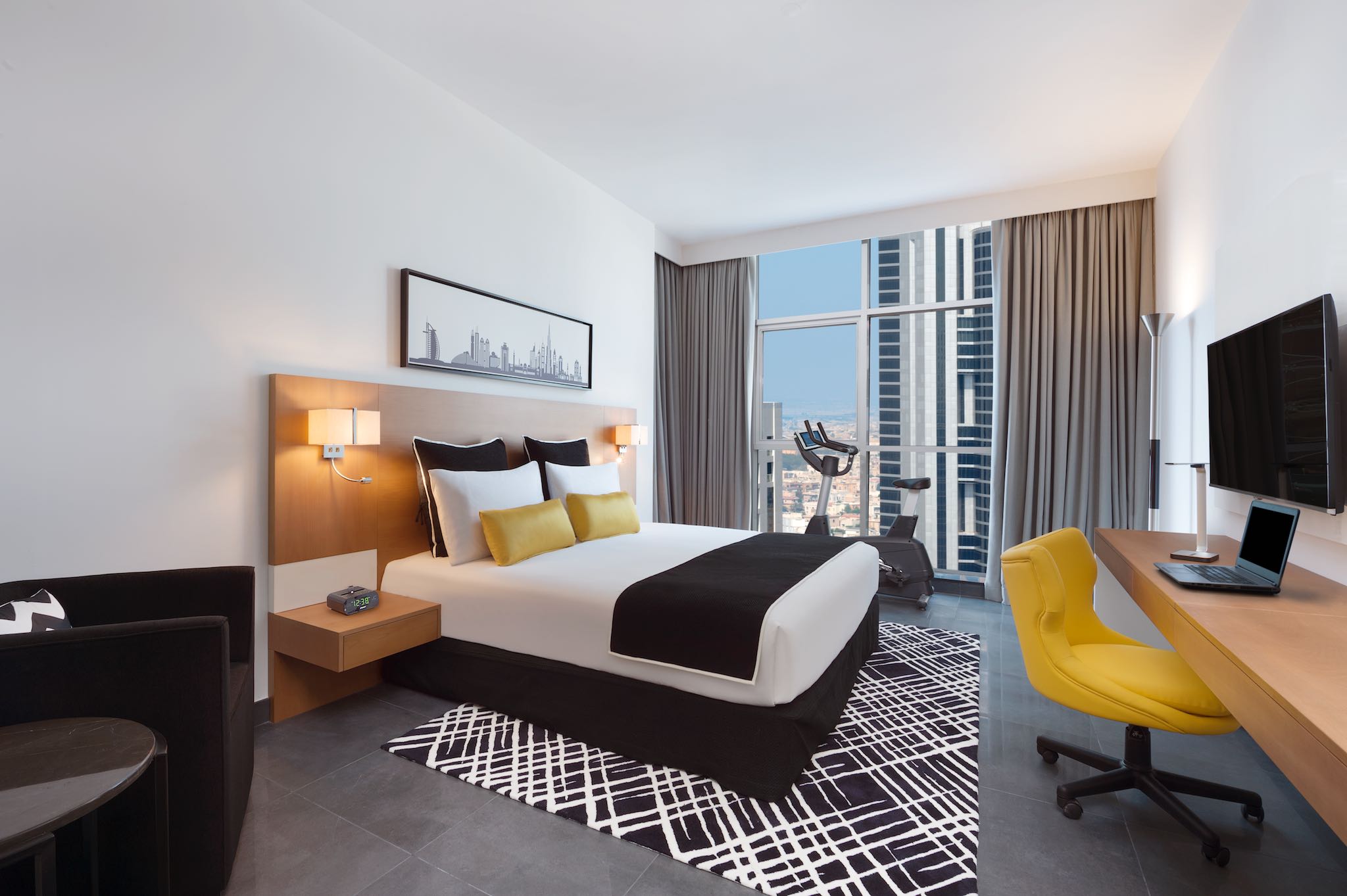 غرفة قياسية بسرير كينج، Tryp By Wyndham Dubai 2/4