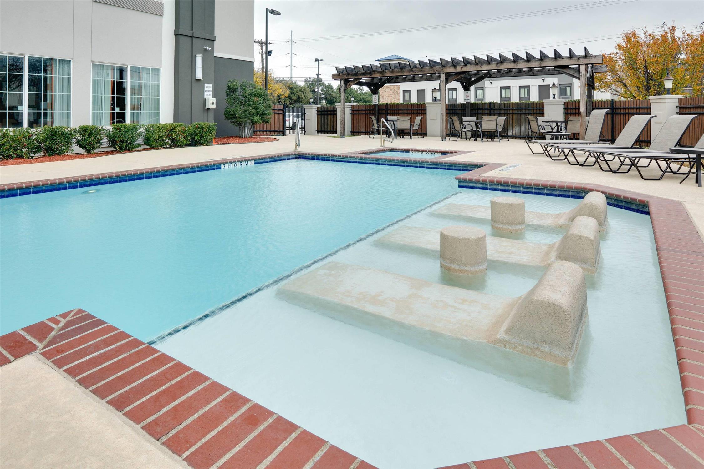 La Quinta Inn & Suites by Wyndham Dallas Love Field 11/22