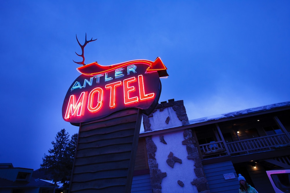 Antler Inn 8/47