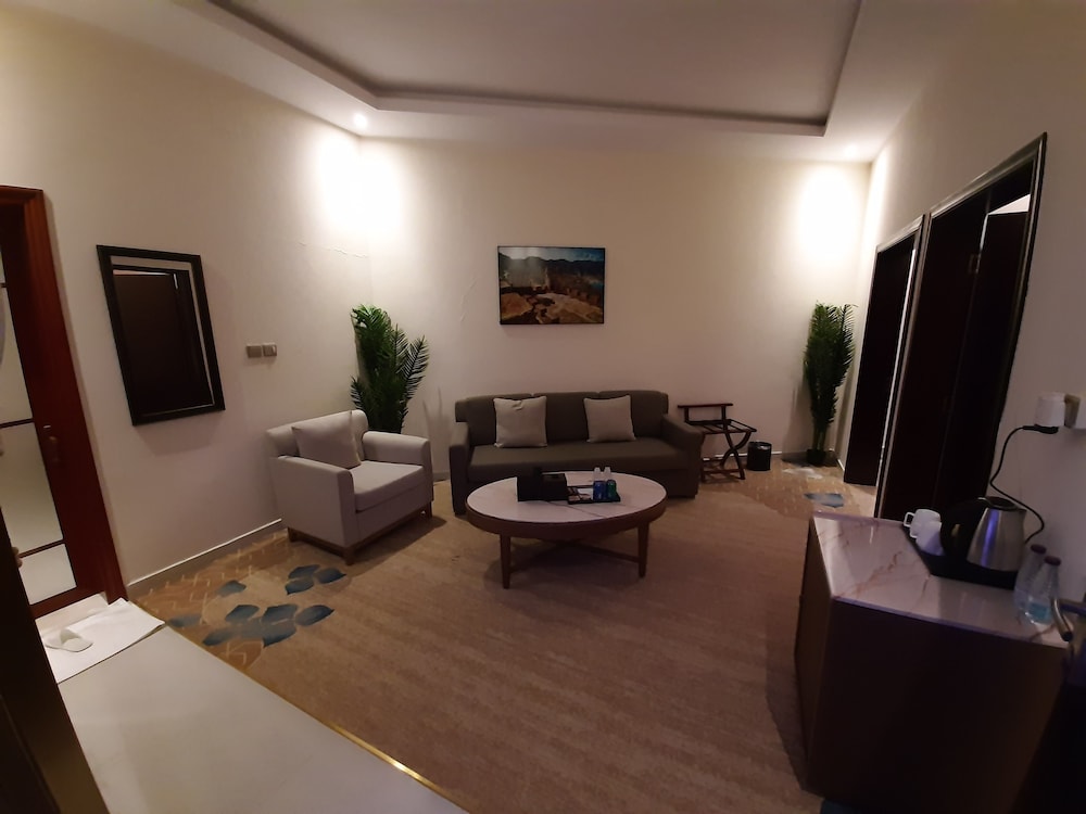 فندق قصر الشمال(Qasr Alshamal Hotel) 37/50