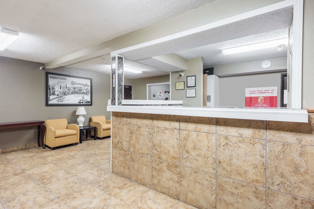 Super 8 By Wyndham Bloomington 7/17