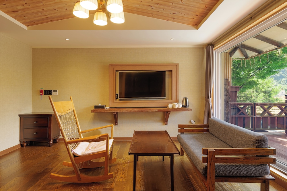 Hansan Marina Hotel Resort 47/63