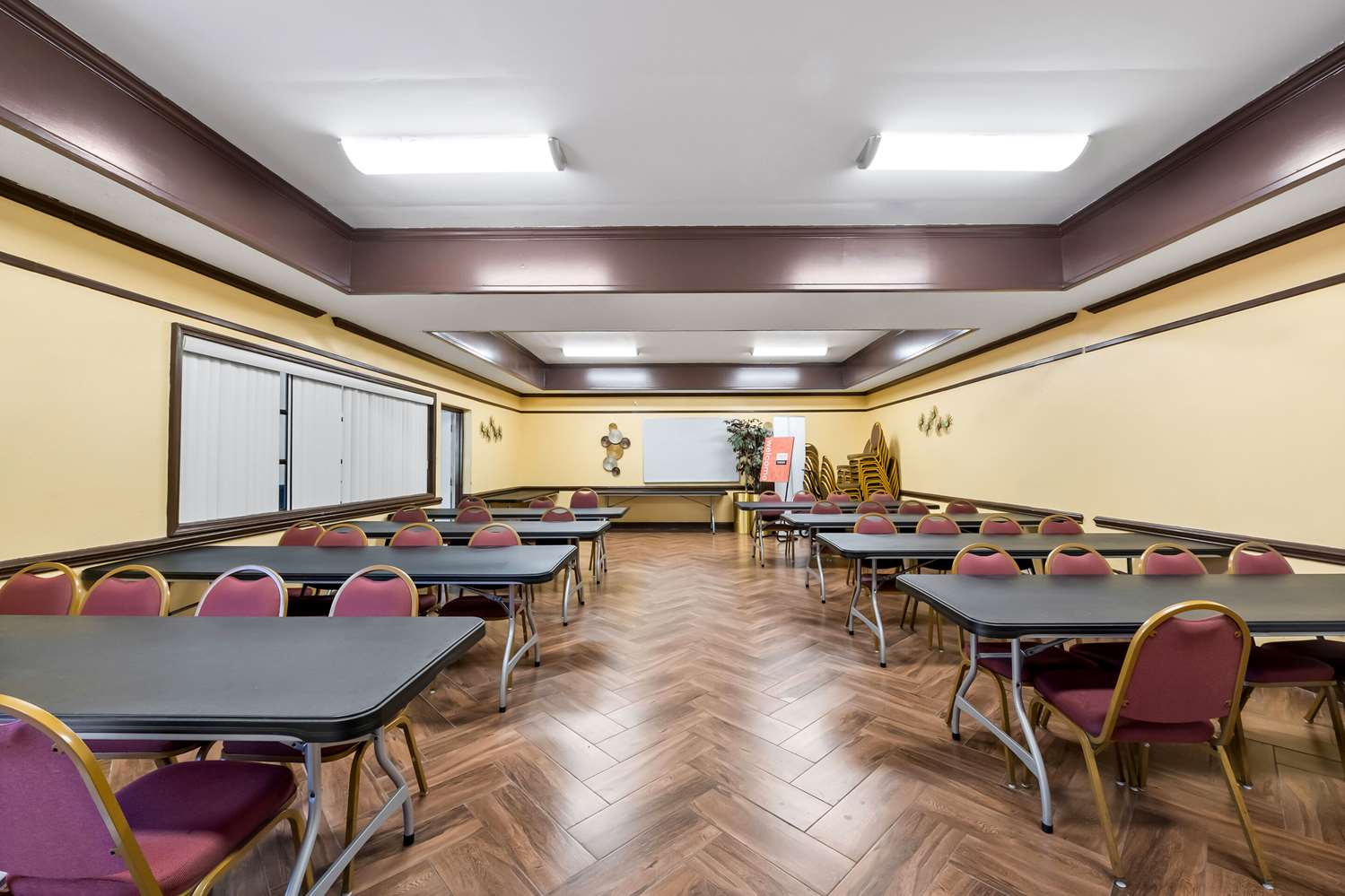 Quality Inn and Suites Fayetteville I-95, NC 32/36
