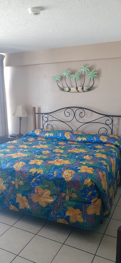 Suite, King Bed, Sofa