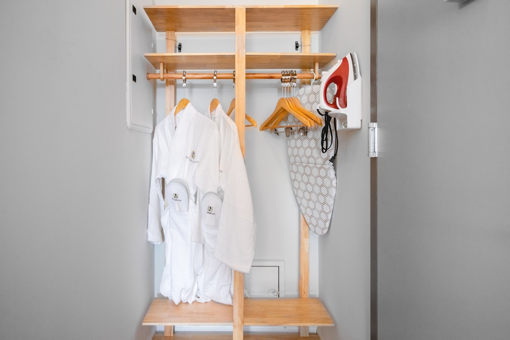 The Modernist Hotel 29/43
