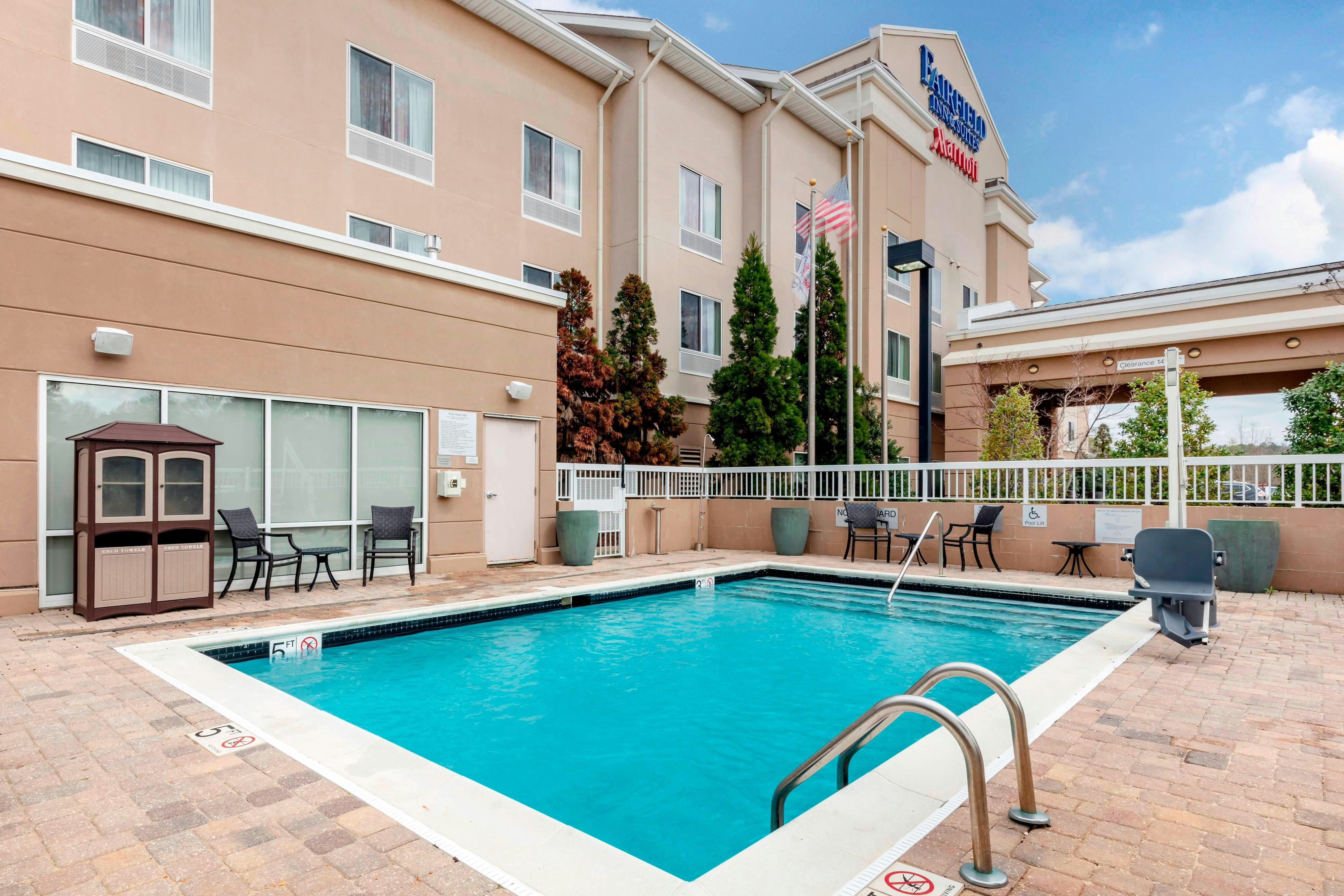 Fairfield Inn Suites Columbus 12/12