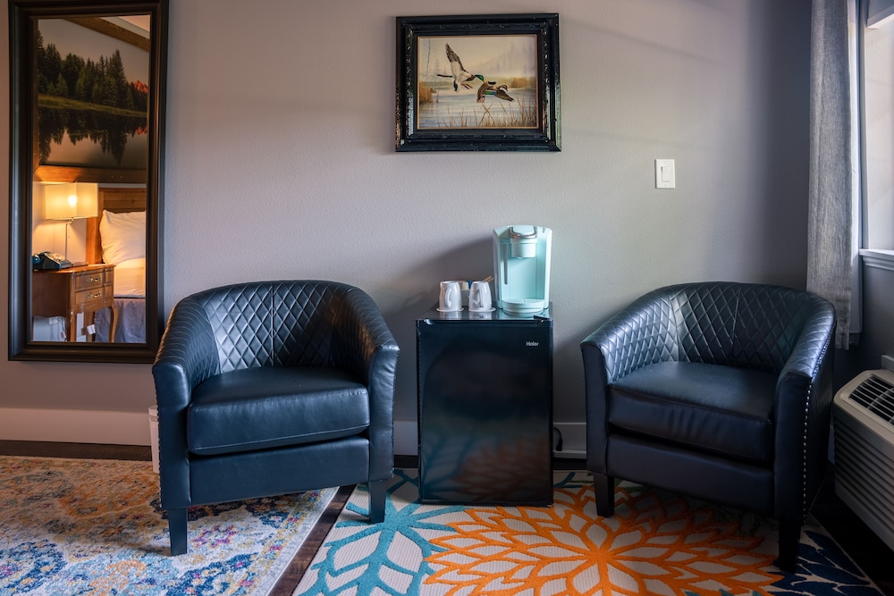 Blue Elk Inn 26/51