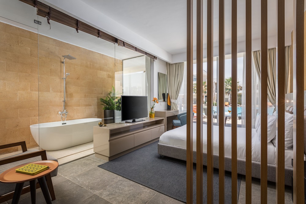 The G Hotel 8/50