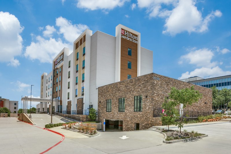 Hilton Garden Inn North Dallas Central Expy 50/50
