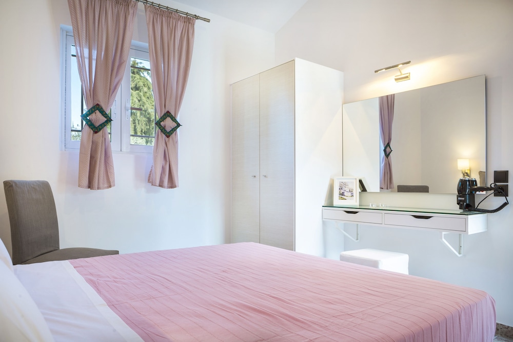 Cypress Garden Villas 5/50