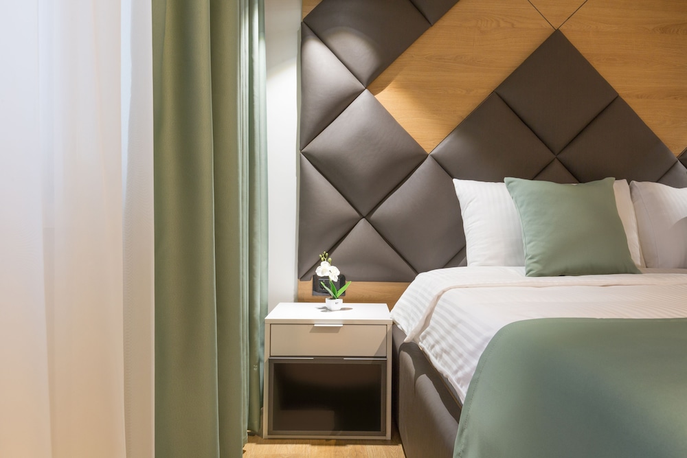 Capital Hotel Garni 20/55