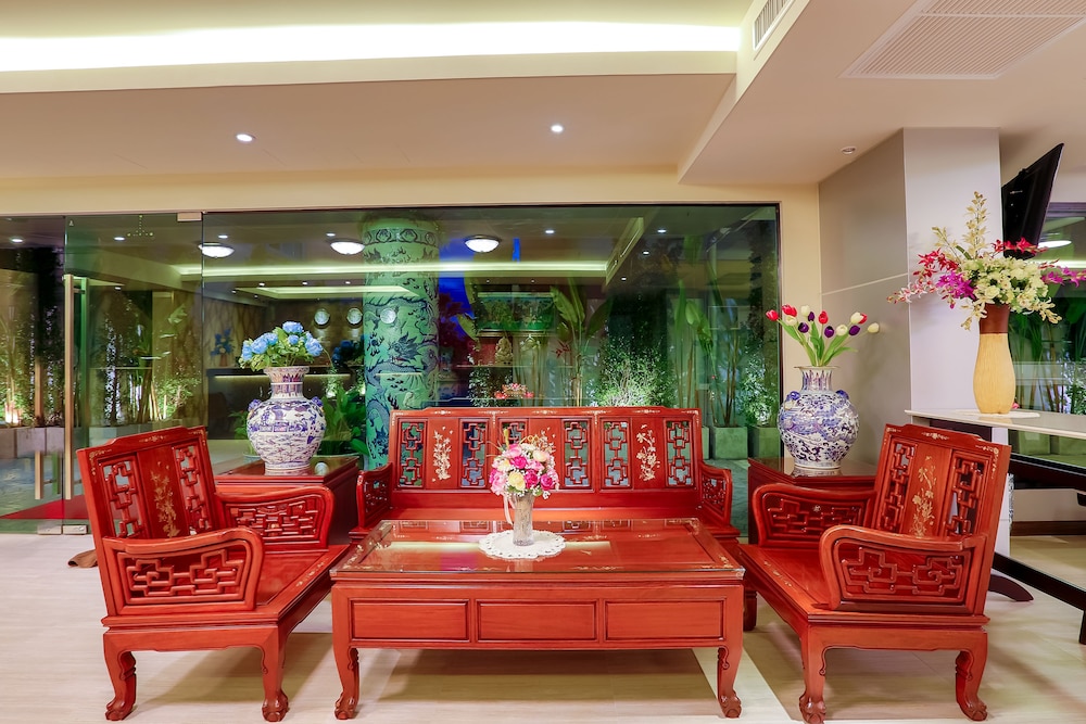 Rung Aroon Hotel By Le Siri 38/50
