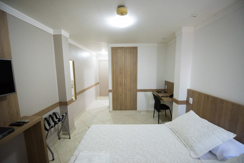 Realce Hotel 18/71