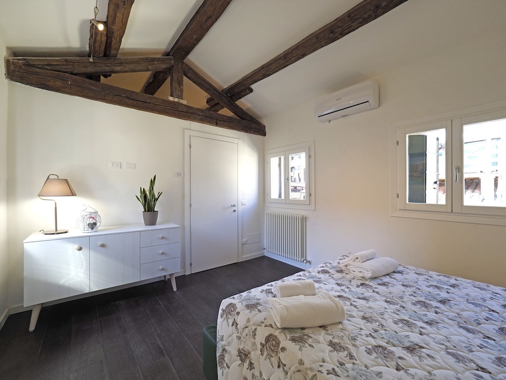 Majestic Rialto House 13/50